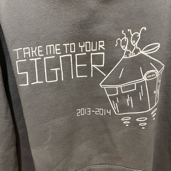 Gray Graphic Hoodie - Picture 3 of 7